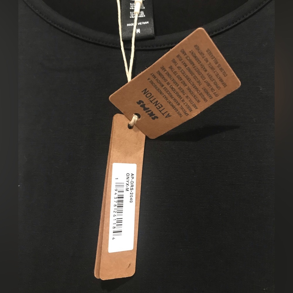 SKIMS FITS EVERYBODY CREW NECK SLEEVELESS OPEN BACK DRESS